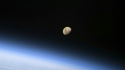 Earth_in_space1